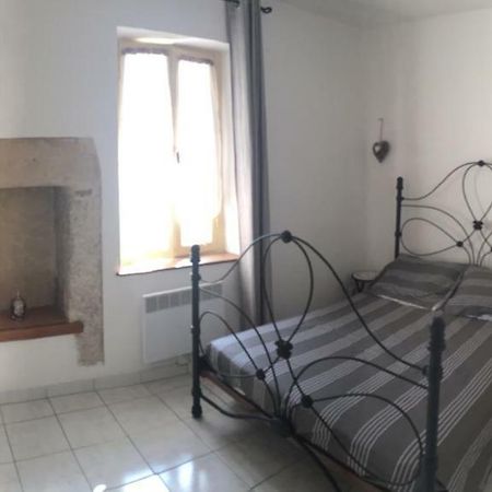 Вилла Le Gite Des Remparts Ginestas Экстерьер фото