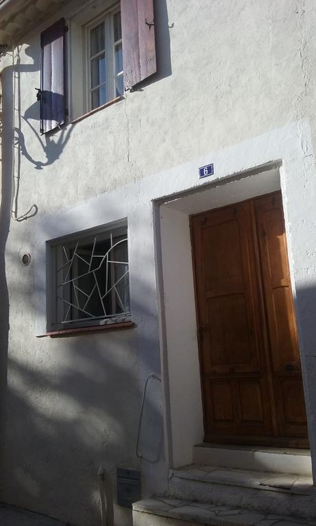 Вилла Le Gite Des Remparts Ginestas Экстерьер фото