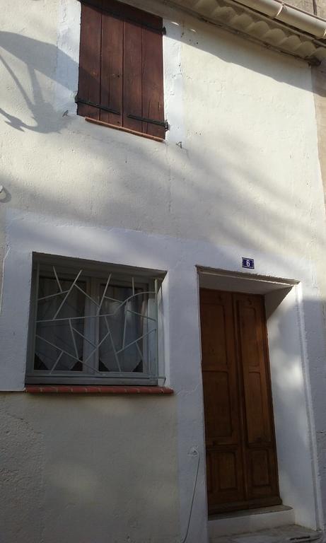 Вилла Le Gite Des Remparts Ginestas Экстерьер фото